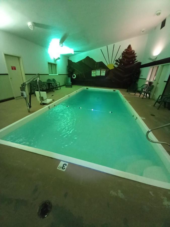 Lupine Inn Ред-Лодж Экстерьер фото