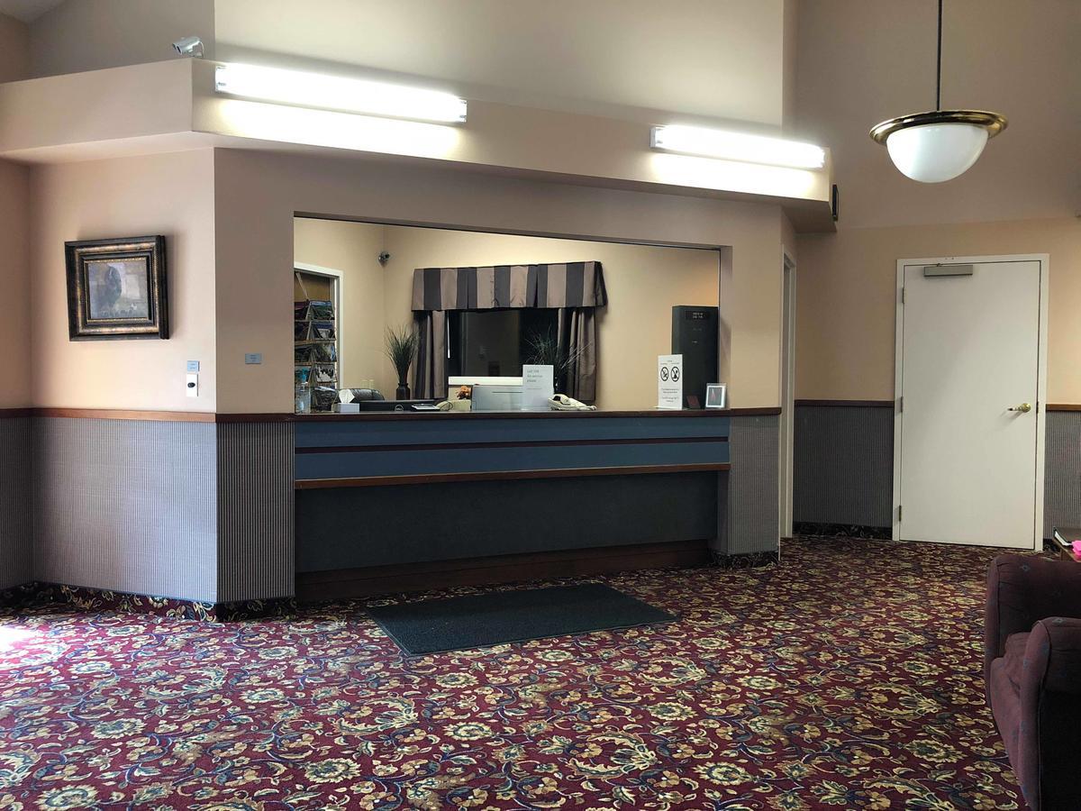 Lupine Inn Ред-Лодж Экстерьер фото